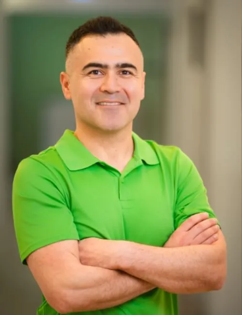 Bild: Oybek Khakimov, Facharzt für Orthopädie und Unfallchirurgie, angestellter Arzt