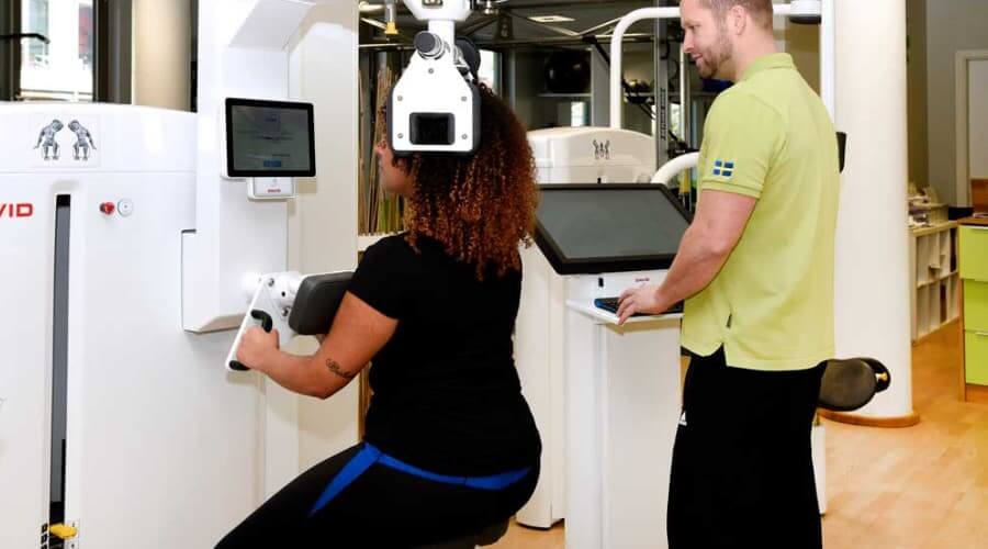 Bild: Medizinische Wirbelsäulen-Trainingstherapie, Die medizinische Wirbelsäulentrainingstherapie ist ein Behandlungskonzept gegen Nacken- und Rückenbeschwerden.